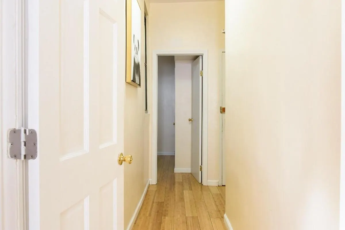 428-4R 2 Bedroom Newly Furnished New York 0*,